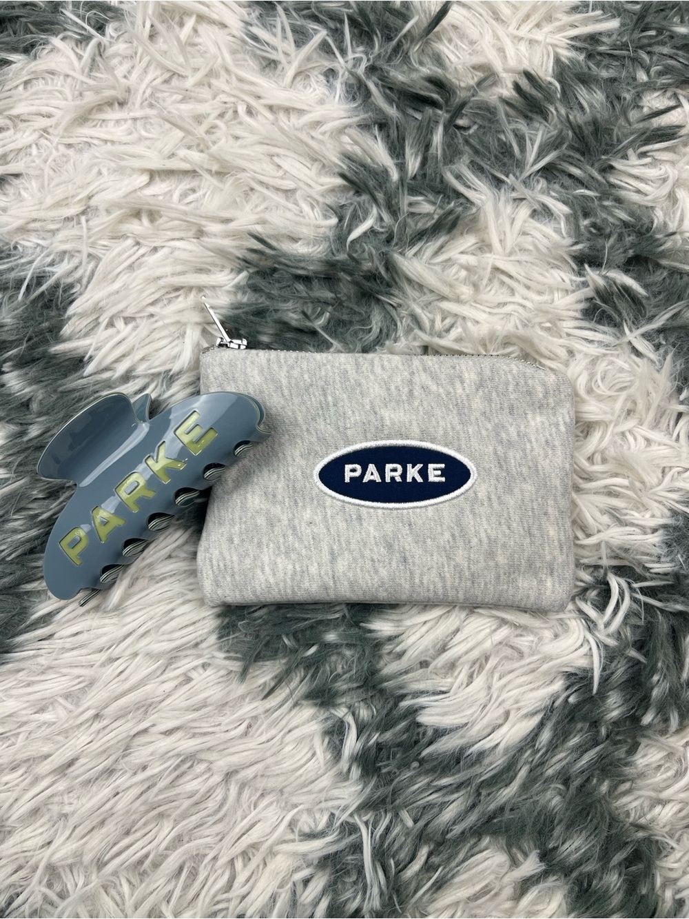 PARKE hair Claw Clip with Zip Pouch Bluestone Match